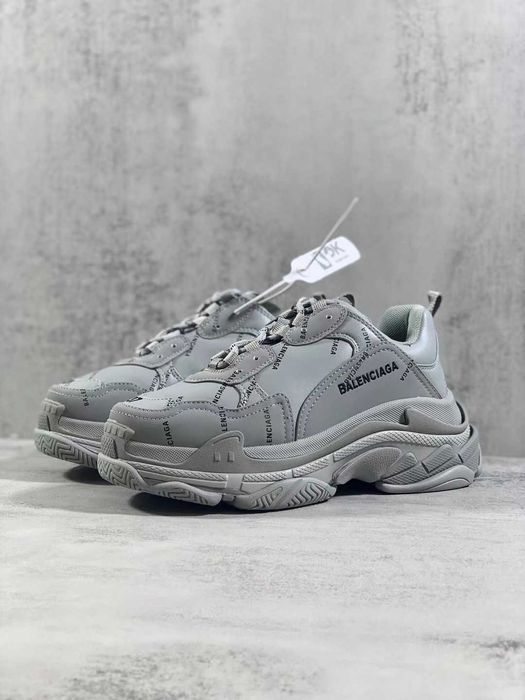 Adidasi Balenciaga Triple S Calitate Premium