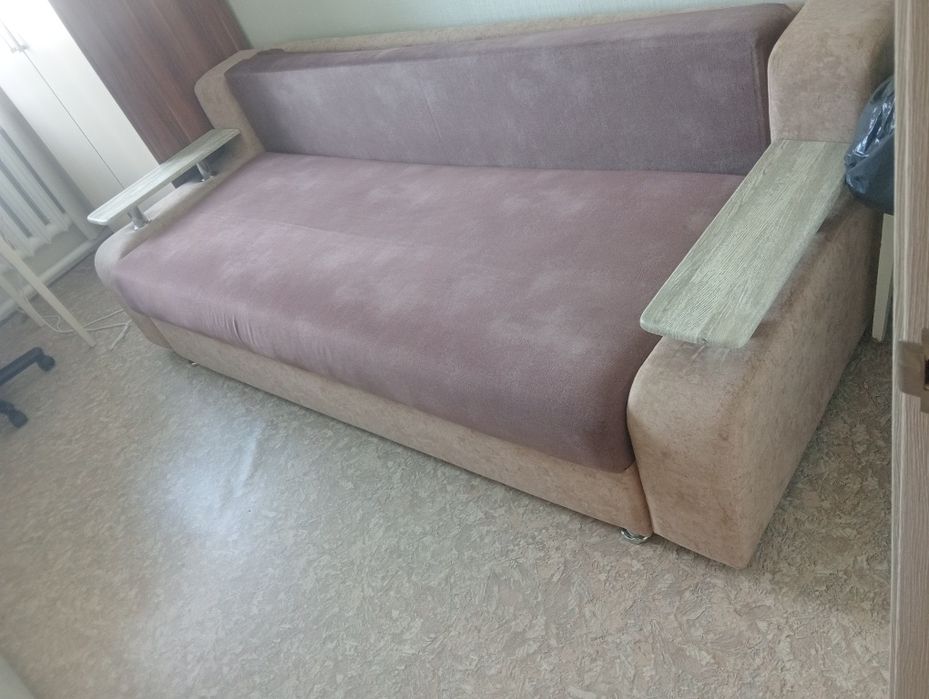 Продам диван  коричневый