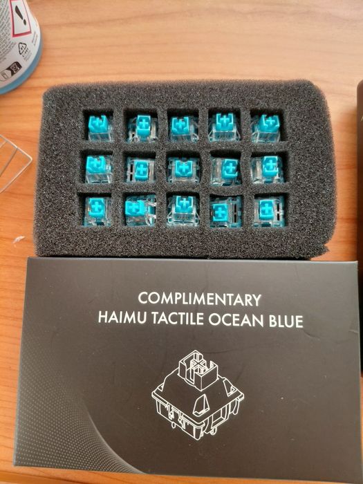 Vand tastatură AQIRYS Adara Mini