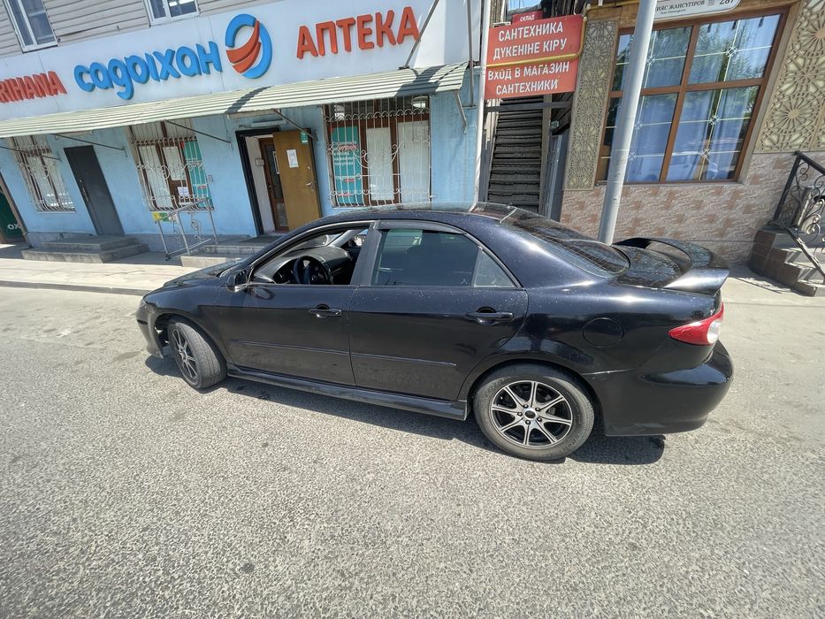 Mazda 6    2004 год