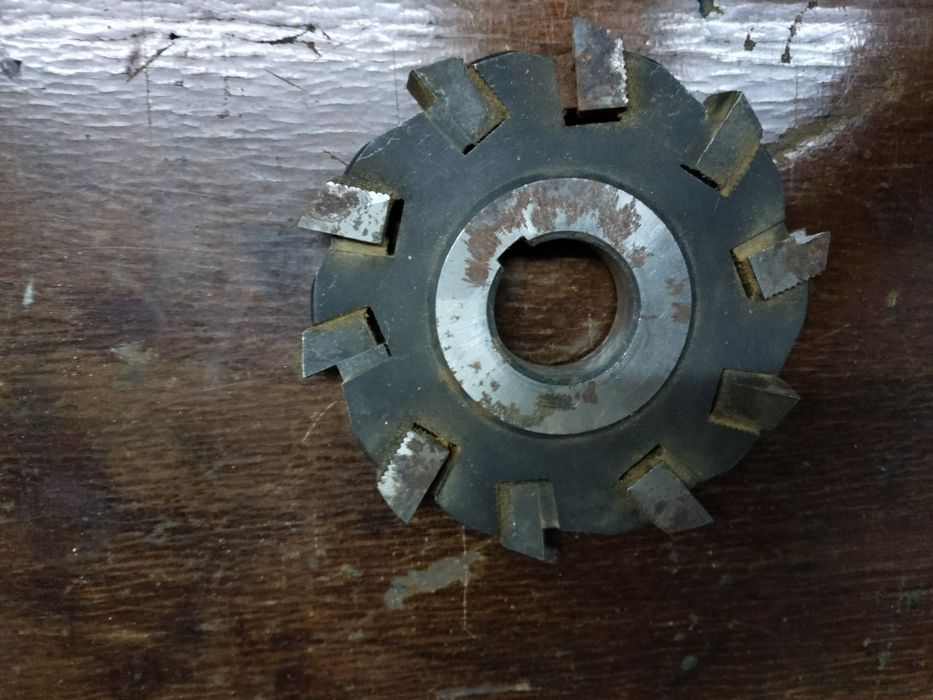 Продам Фрезы токарные