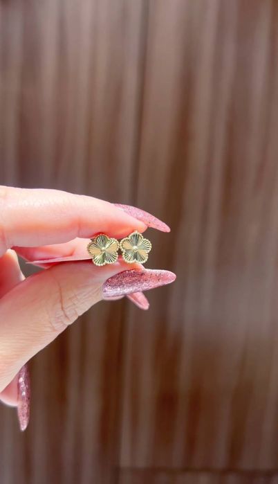 Золотые нежные детские сережки. Золото 585 Есть доставка.