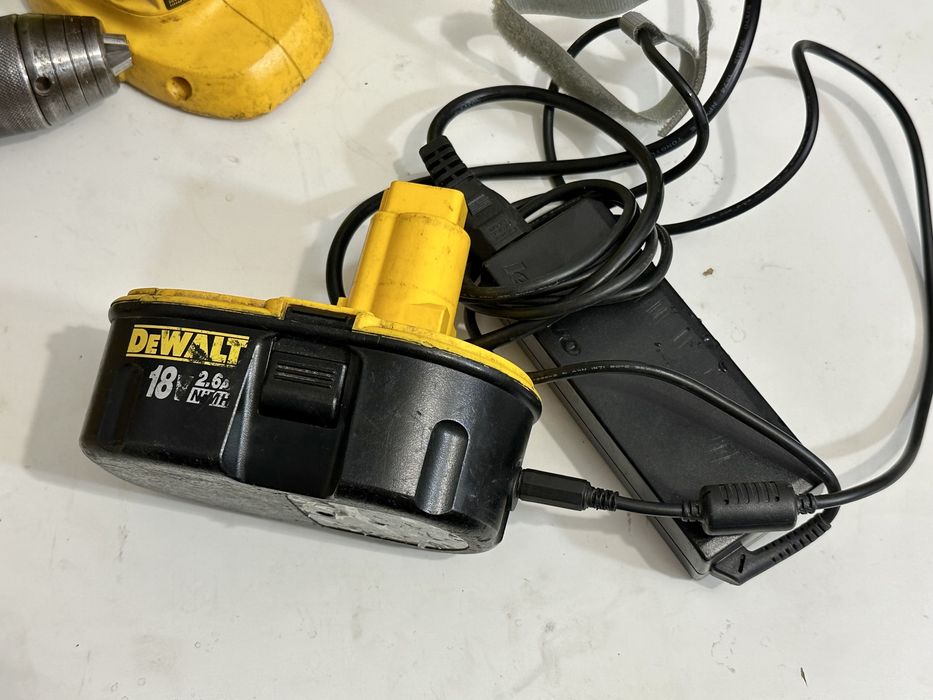 Bormasina cu percuție DeWalt DC925 Unealta Dewalt DC550 18V