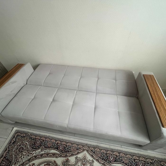 Продам диван в хорошим состояние