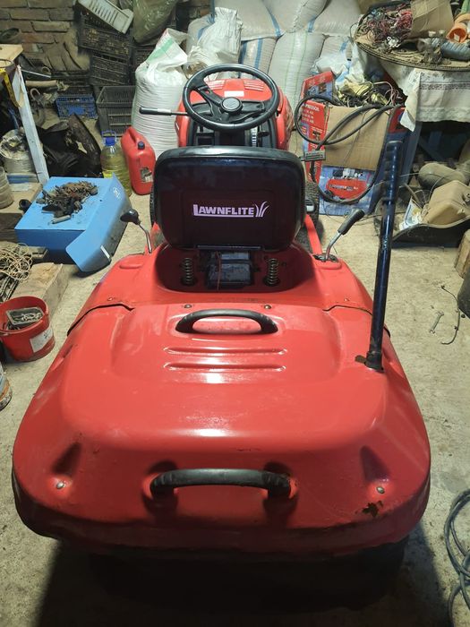 Tractor tuns gazon LAWNFLITE tractoras iarba briggs stratton 18 cai