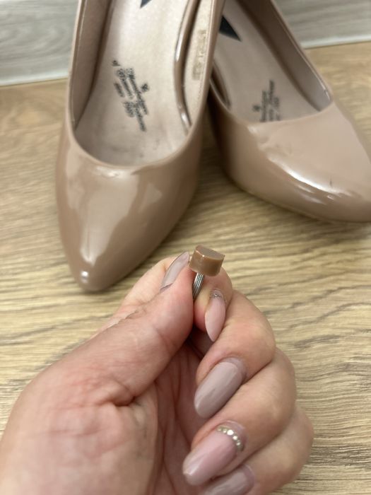 Pantofi bej lacuiti  Elisabeth 38