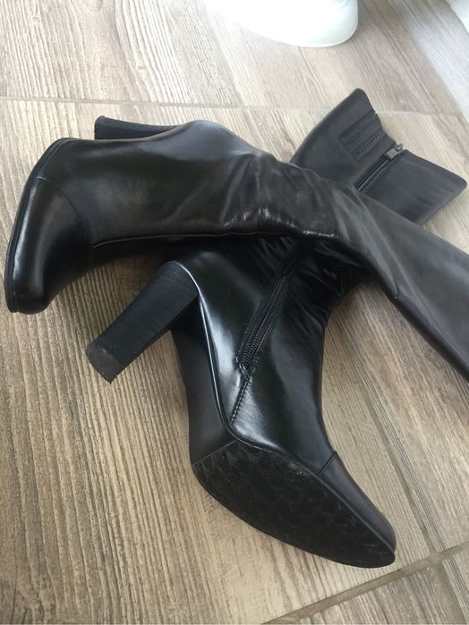 Продам кожаные сапожки