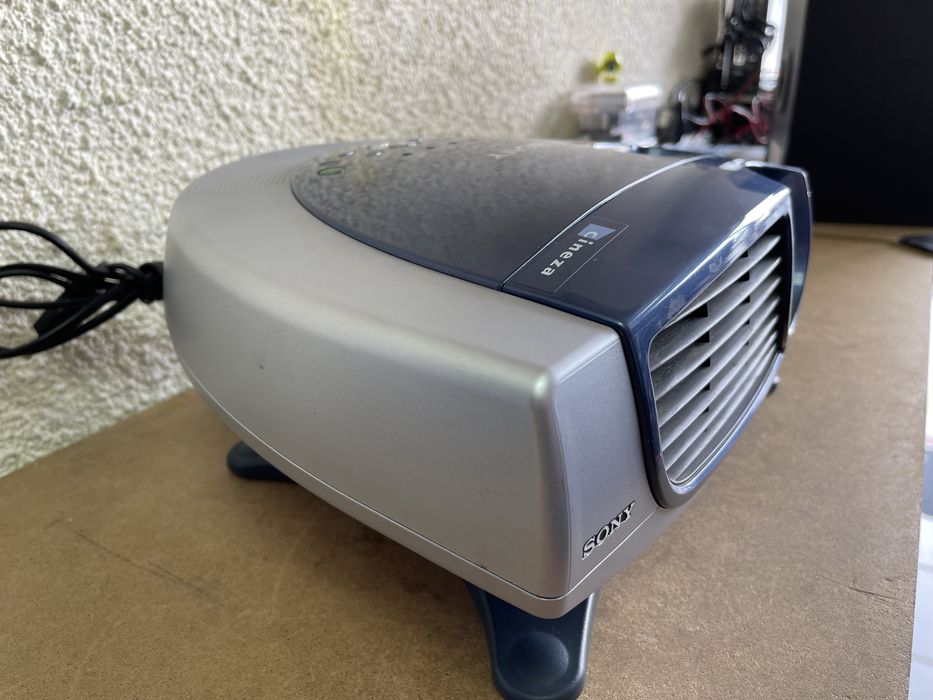 Проектор SONY VPL-HS1