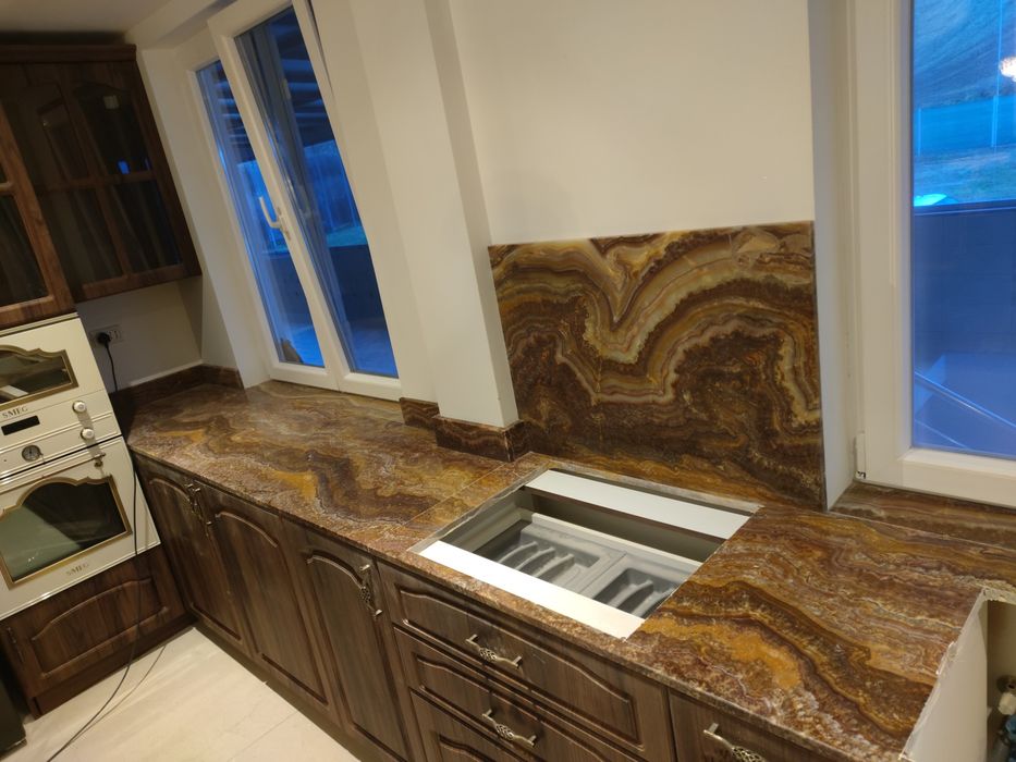 Marmură, granit, travertin