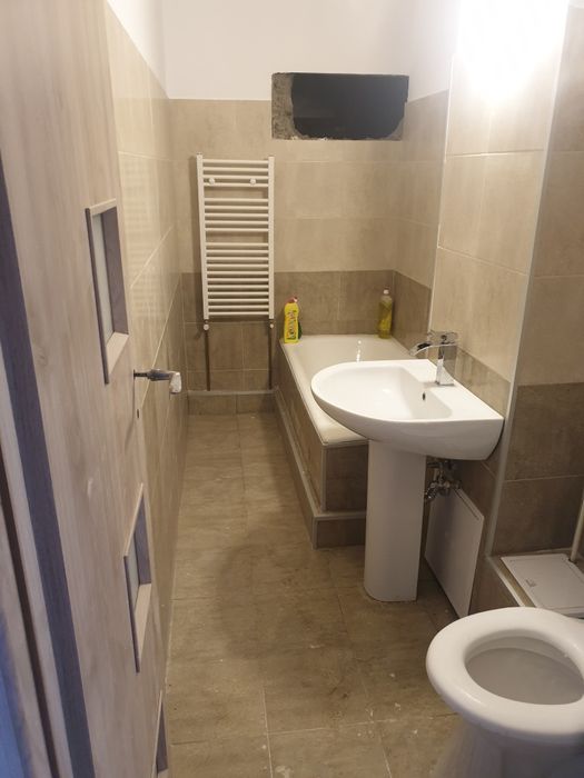 Vand apartament 3 camere
