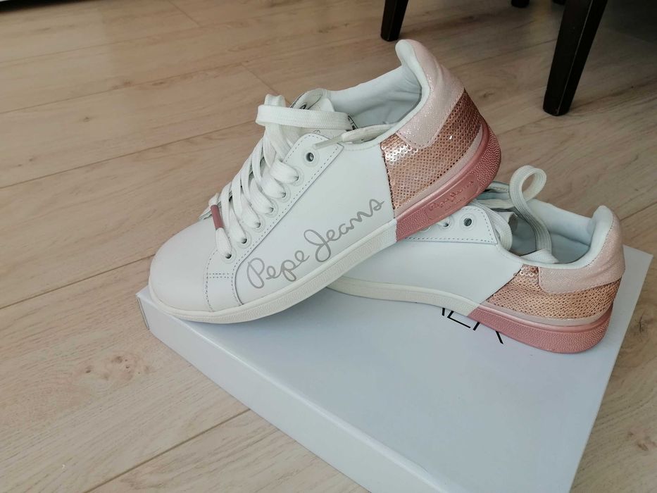 Маратонки в отлично състояние 38 номер