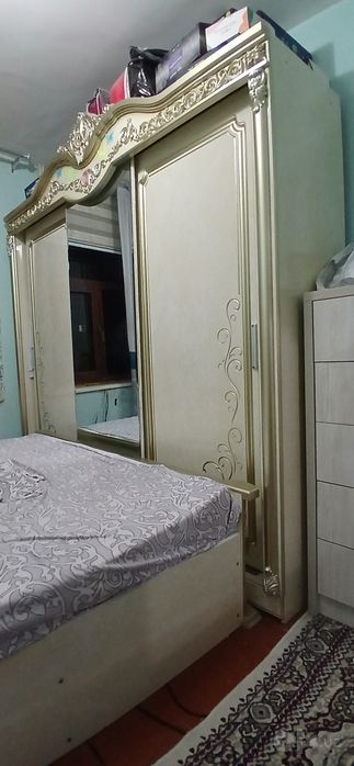 Спальни гарнитур сотилади