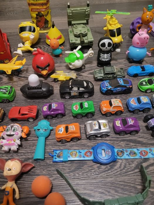 Игрушки разные все за 4000