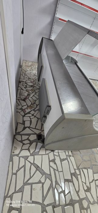 Продам витринный холодильник