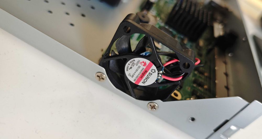 4 канален PoE NVR Hikvision DS-7604NI-E1/4P с 1TB HDD