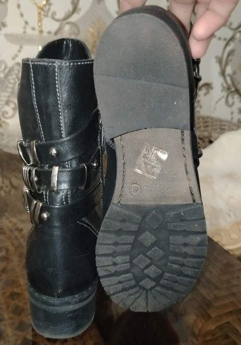 Коженные (100%) полусапожки 40 размер.