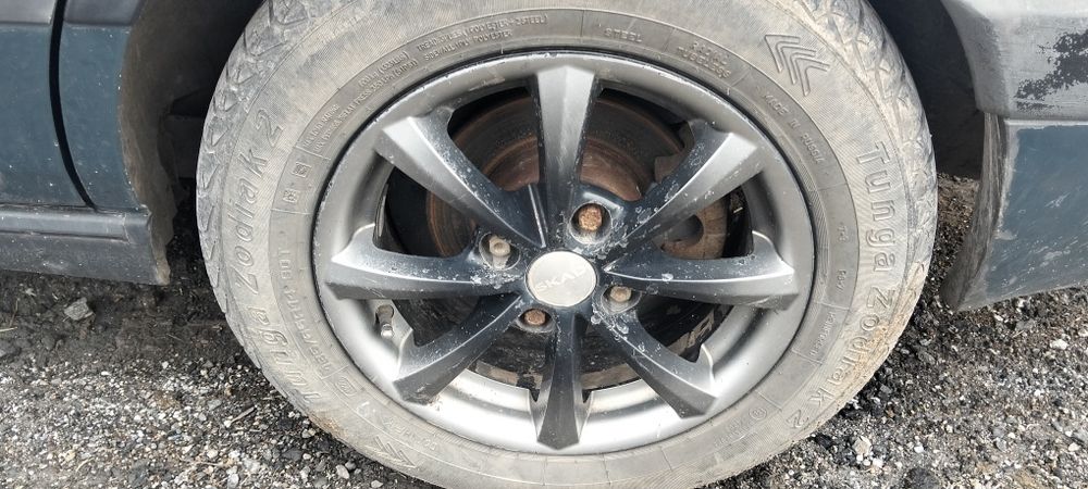 Продается Ауди 80 б3 по запчастям