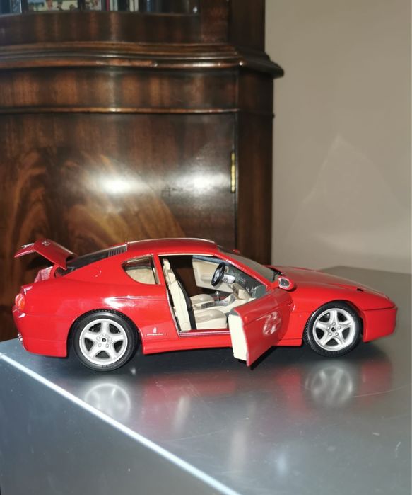 Колекционерски модел Ферари 456 GT Ferrari 456 GT червено 1:18