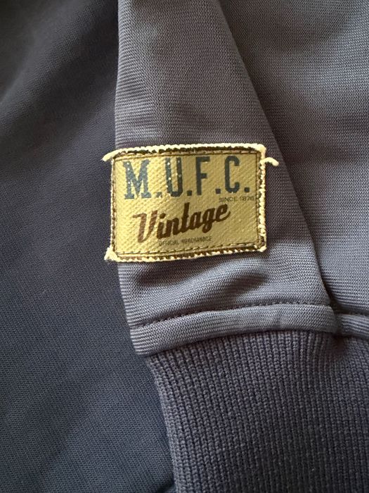 Оригинален блузон на Manchester United