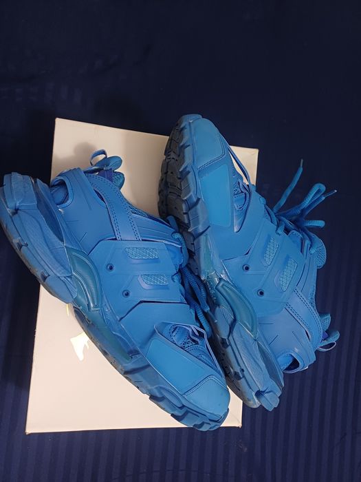 Balenciaga track