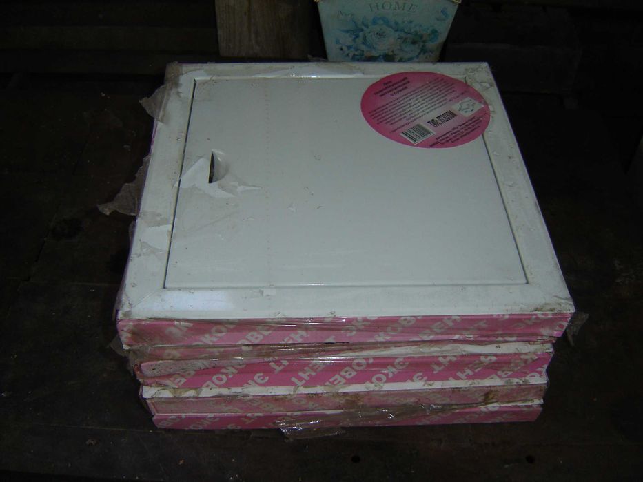 Продам люк - дверца  металлические