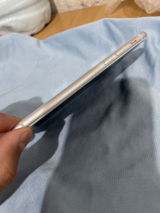 Айфон 8 в хорошем состоянии