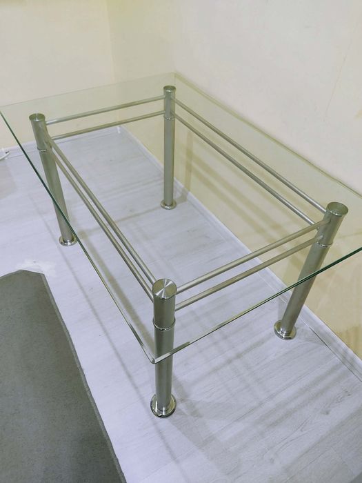 Маса и табуретки