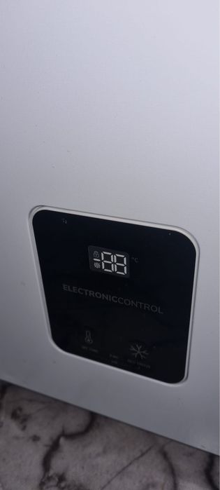 Lada frigirifica Gorenje, display digital