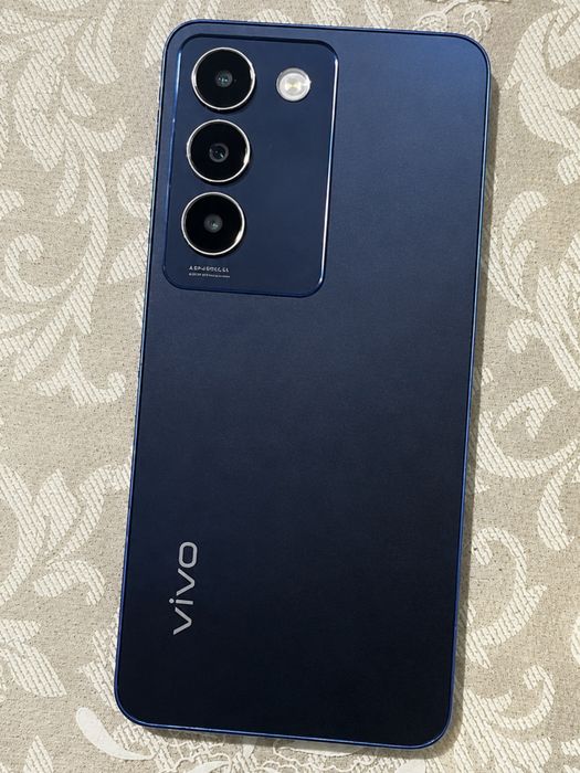 Vivo y100 sotiladi