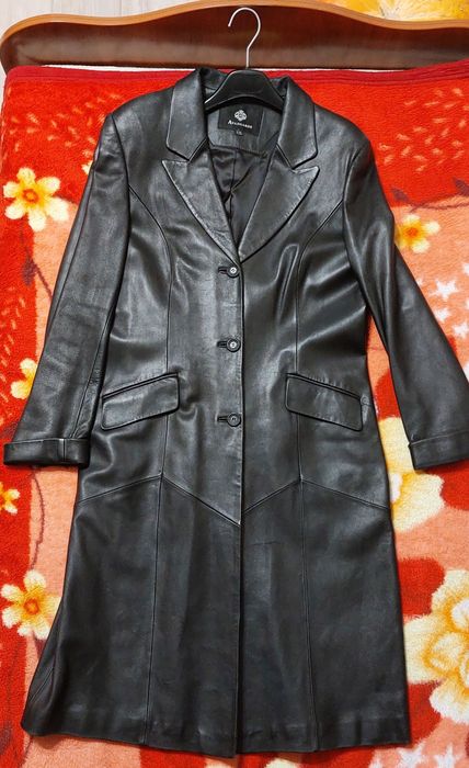 Продам женский кожаный сюртук