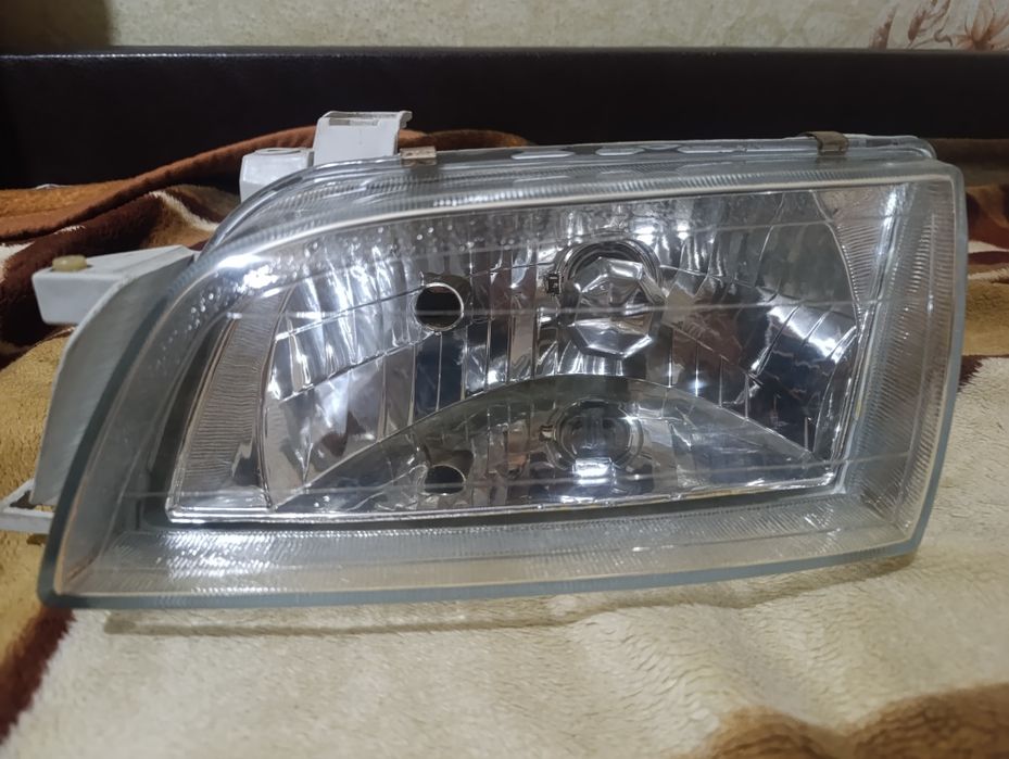 Фары на тойота карина Е