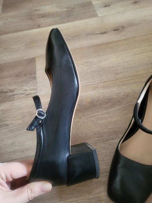 Продаются туфли ремешком, 36 р-р