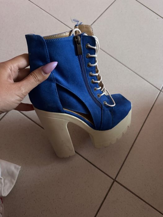 Обувки на ток нови