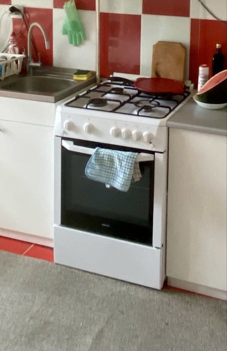 Vand mobila bucatarie folosita 3.89 metri fara electrocasnice