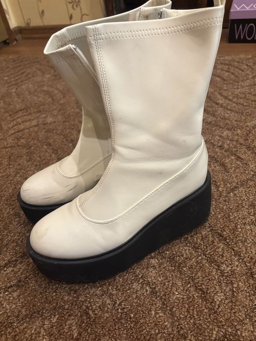 Обувки на висок ток