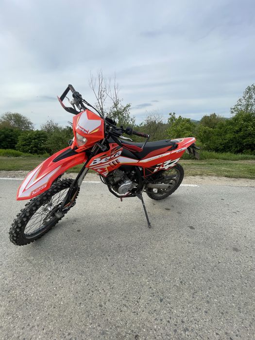 Vând Beta 125 RR