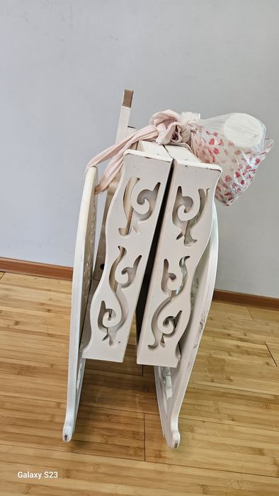 Бесік. Қолданбаған. Жиналатын бесік