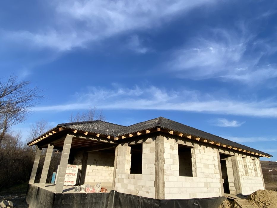 Casă de vânzare  la roșu sau finisată in Blaj