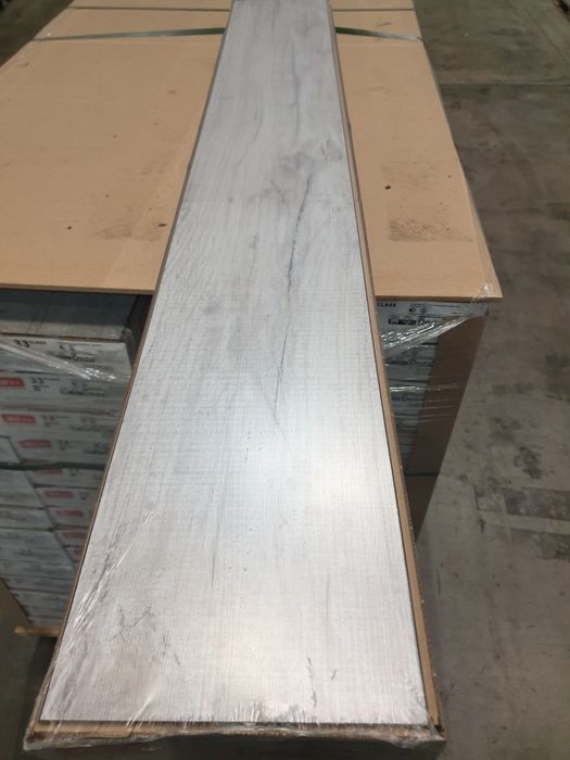 Продам ламинат срочно