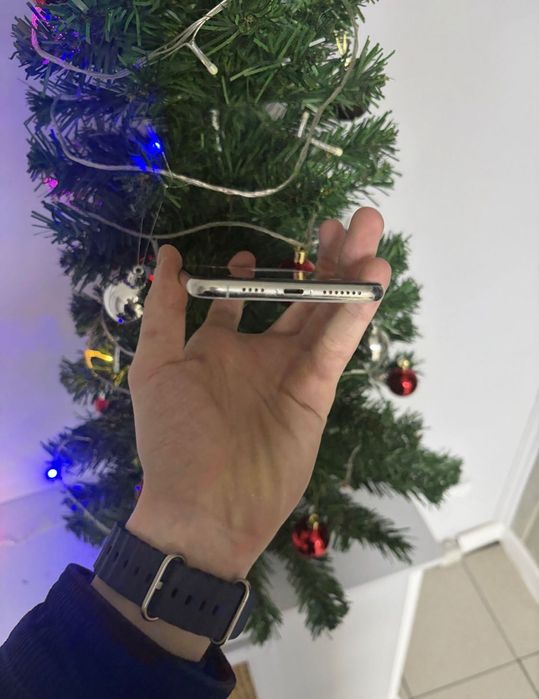 Айфон ХС 256 gb.