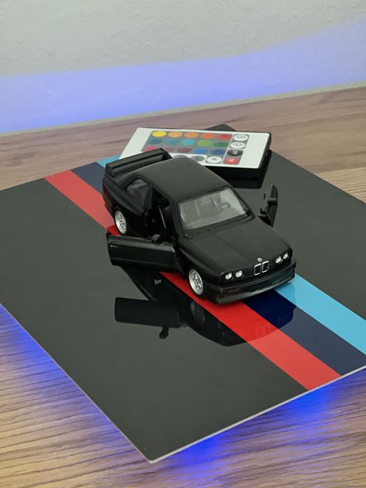 BMW M3 умален метален модел с LED
