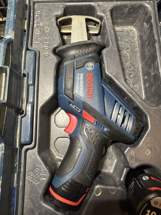 Bosch fierastrau sabie 10,8 volti