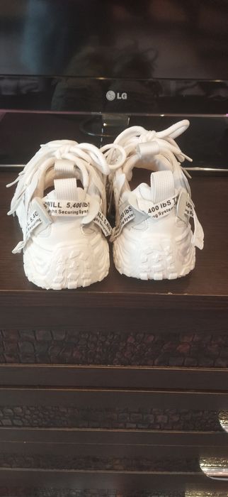 Кроссовки на платформе 37р.