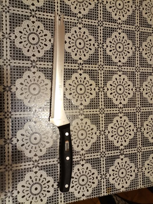 .Универсални ножове с цена 12,14 и 8 лева