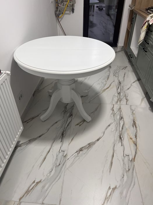 Masa alba din lemn masiv !