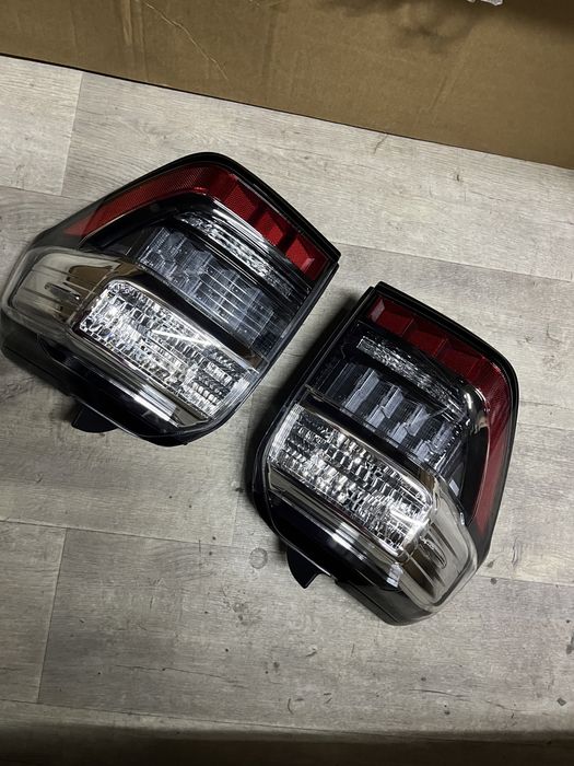 Фонарь Toyota 4runner 13-