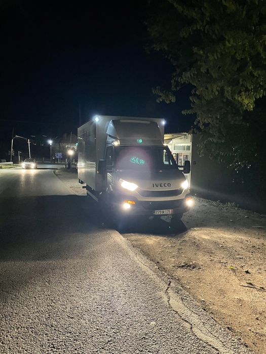 Ивеко фургон с падащ борд