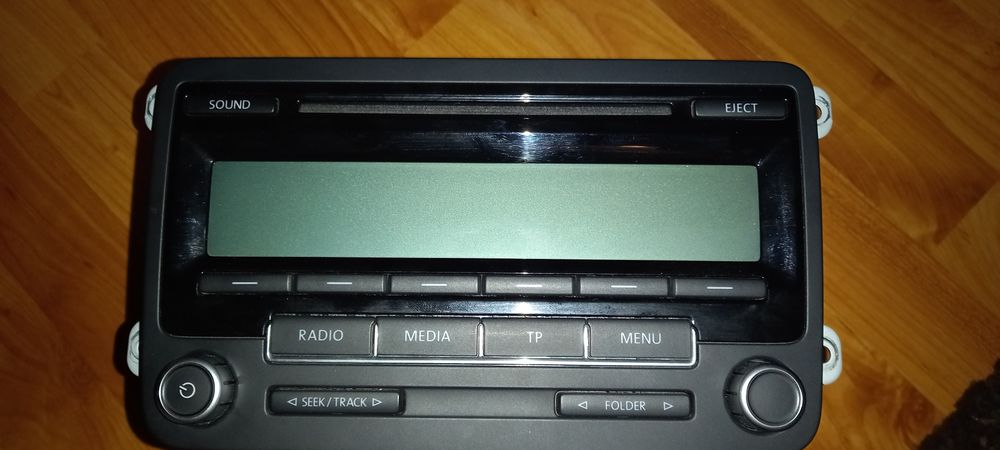 Vand RADIO MP3 Blaupunkt original de pe vw Passat 2010