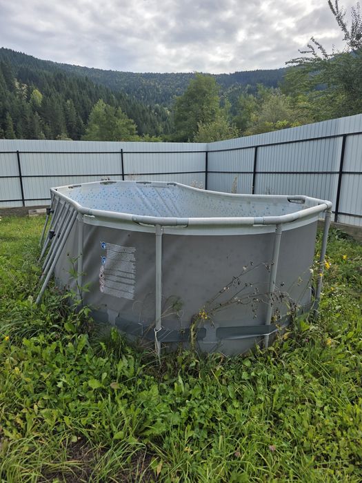 Piscină spațioasă