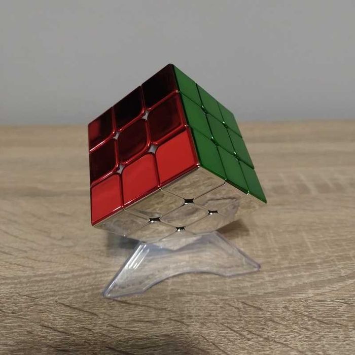 Магнитно кубче Рубик